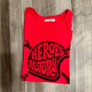 Heroes Motor men’s “Fun Helmet” t-shirt.